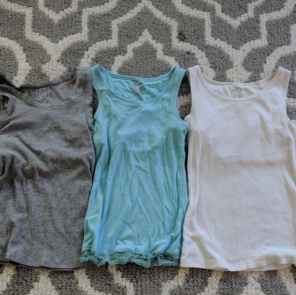 Super cute Trio pack of SO tank tops